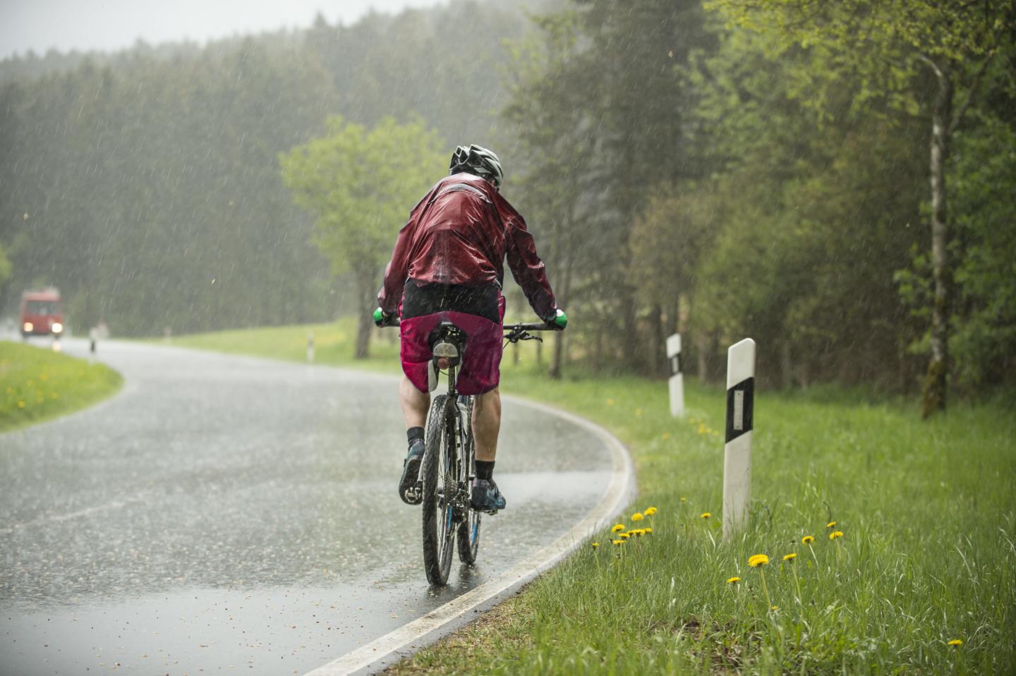 Thunderstorms – How To Behave Correctly | Bikemap Blog